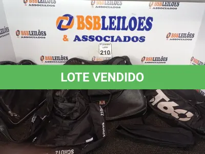 LOTE 210 - 01 LOTE C/VÁRIAS BOLSAS MODELOS DIVERSOS. (NO ESTADO) ATENÇÃO! FAZER A VISITAÇÃO ANTES DE ARREMATAR, NÃO SABEMOS SE FUNCIONA. LEILÃO NÃO TEM GARANTIA E NEM DEVOLUÇÃO, SUJEITO A POSSÍVEIS AVARIAS VISÍVEIS/OCULTAS E/OU AUSÊNCIA DE COMPONENTES.