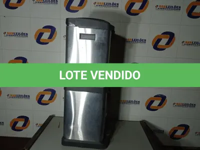 LOTE 091 - 01 LIXEIRA DUPLA C/PEDAL EM INOX. (NO ESTADO) ATENÇÃO! FAZER A VISITAÇÃO ANTES DE ARREMATAR, NÃO SABEMOS SE FUNCIONA. LEILÃO NÃO TEM GARANTIA E NEM DEVOLUÇÃO, SUJEITO A POSSÍVEIS AVARIAS VISÍVEIS/OCULTAS E/OU AUSÊNCIA DE COMPONENTES.