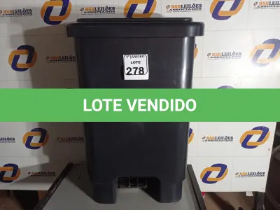 LOTE 278 - 01 LIXEIRA DE PLÁSTICO TAMANHO GRANDE NA COR PRETA. (NO ESTADO) ATENÇÃO! FAZER A VISITAÇÃO ANTES DE ARREMATAR, NÃO SABEMOS SE FUNCIONA. LEILÃO NÃO TEM GARANTIA E NEM DEVOLUÇÃO, SUJEITO A POSSÍVEIS AVARIAS VISÍVEIS/OCULTAS E/OU AUSÊNCIA DE COMPONENTES.