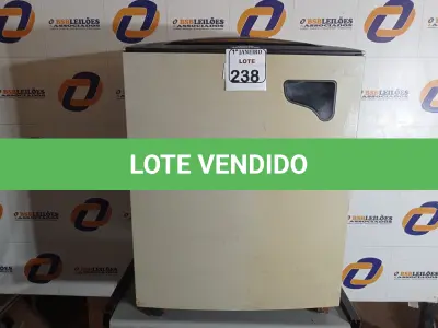 LOTE 238 - 01 FRAGMENTADORA DE PAPEL MARCA FELLOWES. (NO ESTADO) ATENÇÃO! FAZER A VISITAÇÃO ANTES DE ARREMATAR, NÃO SABEMOS SE FUNCIONA. LEILÃO NÃO TEM GARANTIA E NEM DEVOLUÇÃO, SUJEITO A POSSÍVEIS AVARIAS VISÍVEIS/OCULTAS E/OU AUSÊNCIA DE COMPONENTES.