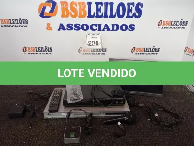 LOTE 206 - 01 MONITOR PORTÁTIL MARCA ARZOPA, 01 LEITOR BIOMÉTRICO E 01 MICROFONE. (NO ESTADO) ATENÇÃO! FAZER A VISITAÇÃO ANTES DE ARREMATAR, NÃO SABEMOS SE FUNCIONA. LEILÃO NÃO TEM GARANTIA E NEM DEVOLUÇÃO, SUJEITO A POSSÍVEIS AVARIAS VISÍVEIS/OCULTAS E/OU AUSÊNCIA DE COMPONENTES.