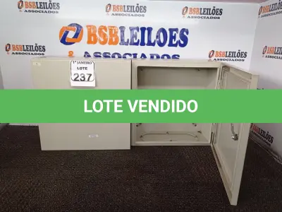 LOTE 237 - 02 QUADROS DE DISTRIBUIÇÃO ELÉTRICA DE FERRO. (NO ESTADO) ATENÇÃO! FAZER A VISITAÇÃO ANTES DE ARREMATAR, NÃO SABEMOS SE FUNCIONA. LEILÃO NÃO TEM GARANTIA E NEM DEVOLUÇÃO, SUJEITO A POSSÍVEIS AVARIAS VISÍVEIS/OCULTAS E/OU AUSÊNCIA DE COMPONENTES.