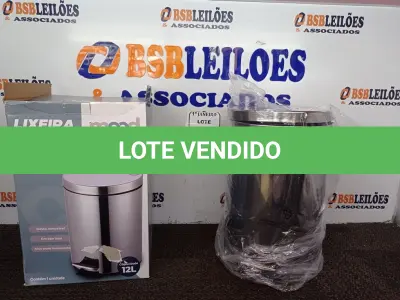 LOTE 187 - 01 LIXEIRA EM INOX 12L C/PEDAL MARCA MOOD. (NO ESTADO) ATENÇÃO! FAZER A VISITAÇÃO ANTES DE ARREMATAR, NÃO SABEMOS SE FUNCIONA. LEILÃO NÃO TEM GARANTIA E NEM DEVOLUÇÃO, SUJEITO A POSSÍVEIS AVARIAS VISÍVEIS/OCULTAS E/OU AUSÊNCIA DE COMPONENTES.