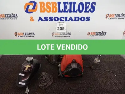 LOTE 205 - 01 TANQUE, 01 CORRENTE E 01 MOTOR P/BICICLETA. (NO ESTADO) ATENÇÃO! FAZER A VISITAÇÃO ANTES DE ARREMATAR, NÃO SABEMOS SE FUNCIONA. LEILÃO NÃO TEM GARANTIA E NEM DEVOLUÇÃO, SUJEITO A POSSÍVEIS AVARIAS VISÍVEIS/OCULTAS E/OU AUSÊNCIA DE COMPONENTES.