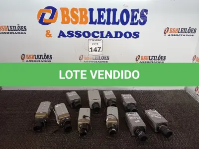 LOTE 147 - 10 CÂMERAS DE SEGURANÇA. (NO ESTADO) ATENÇÃO! FAZER A VISITAÇÃO ANTES DE ARREMATAR, NÃO SABEMOS SE FUNCIONA. LEILÃO NÃO TEM GARANTIA E NEM DEVOLUÇÃO, SUJEITO A POSSÍVEIS AVARIAS VISÍVEIS/OCULTAS E/OU AUSÊNCIA DE COMPONENTES.
