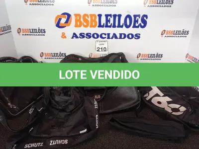 LOTE 210 - 01 LOTE C/VÁRIAS BOLSAS MODELOS DIVERSOS. (NO ESTADO) ATENÇÃO! FAZER A VISITAÇÃO ANTES DE ARREMATAR, NÃO SABEMOS SE FUNCIONA. LEILÃO NÃO TEM GARANTIA E NEM DEVOLUÇÃO, SUJEITO A POSSÍVEIS AVARIAS VISÍVEIS/OCULTAS E/OU AUSÊNCIA DE COMPONENTES.