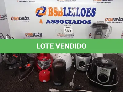 LOTE 369 - 06 BASES DE LIQUIDIFICADOR, 02 FERROS DE PASSAR MARCAS E MODELOS DIVERSOS E UTENSÍLIOS DIVERSOS. (NO ESTADO) ATENÇÃO! FAZER A VISITAÇÃO ANTES DE ARREMATAR, NÃO SABEMOS SE FUNCIONA. LEILÃO NÃO TEM GARANTIA E NEM DEVOLUÇÃO, SUJEITO A POSSÍVEIS AVARIAS VISÍVEIS/OCULTAS E/OU AUSÊNCIA DE COMPONENTES.