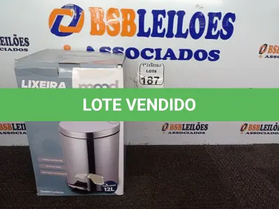 LOTE 187 - 01 LIXEIRA EM INOX 12L C/PEDAL MARCA MOOD. (NO ESTADO) ATENÇÃO! FAZER A VISITAÇÃO ANTES DE ARREMATAR, NÃO SABEMOS SE FUNCIONA. LEILÃO NÃO TEM GARANTIA E NEM DEVOLUÇÃO, SUJEITO A POSSÍVEIS AVARIAS VISÍVEIS/OCULTAS E/OU AUSÊNCIA DE COMPONENTES.