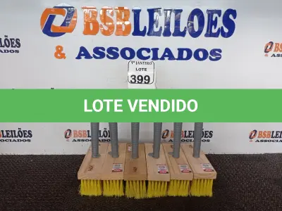 LOTE 399 - 06 BROXAS MARCA MAX(NOVO). (NO ESTADO) ATENÇÃO! FAZER A VISITAÇÃO ANTES DE ARREMATAR, NÃO SABEMOS SE FUNCIONA. LEILÃO NÃO TEM GARANTIA E NEM DEVOLUÇÃO, SUJEITO A POSSÍVEIS AVARIAS VISÍVEIS/OCULTAS E/OU AUSÊNCIA DE COMPONENTES.