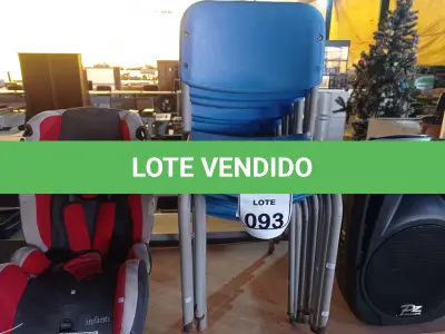 LOTE 093 - 01 LOTE C/APROXIMADAMENTE 10 CADEIRAS INFANTIS NA COR AZUL. (NO ESTADO) ATENÇÃO! FAZER A VISITAÇÃO ANTES DE ARREMATAR, NÃO SABEMOS SE FUNCIONA. LEILÃO NÃO TEM GARANTIA E NEM DEVOLUÇÃO, SUJEITO A POSSÍVEIS AVARIAS VISÍVEIS/OCULTAS E/OU AUSÊNCIA DE COMPONENTES.