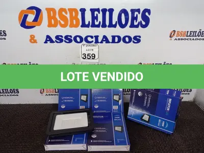 LOTE 359 - 05 REFLETORES DE LED AMBIENTE EXTERNO 100W CADA(NOVO). (NO ESTADO) ATENÇÃO! FAZER A VISITAÇÃO ANTES DE ARREMATAR, NÃO SABEMOS SE FUNCIONA. LEILÃO NÃO TEM GARANTIA E NEM DEVOLUÇÃO, SUJEITO A POSSÍVEIS AVARIAS VISÍVEIS/OCULTAS E/OU AUSÊNCIA DE COMPONENTES.