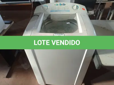LOTE 367 - 01 MÁQUINA DE LAVAR 10KG 220V MARCA ELECTROLUX. (NO ESTADO) ATENÇÃO! FAZER A VISITAÇÃO ANTES DE ARREMATAR, NÃO SABEMOS SE FUNCIONA. LEILÃO NÃO TEM GARANTIA E NEM DEVOLUÇÃO, SUJEITO A POSSÍVEIS AVARIAS VISÍVEIS/OCULTAS E/OU AUSÊNCIA DE COMPONENTES.