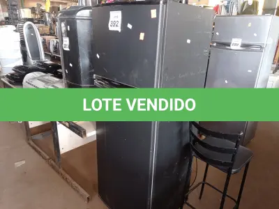 LOTE 392 - 01 GELADEIRA MODELO DC33 MARCA ELECTROLUX 220V. (NO ESTADO) ATENÇÃO! FAZER A VISITAÇÃO ANTES DE ARREMATAR, NÃO SABEMOS SE FUNCIONA. LEILÃO NÃO TEM GARANTIA E NEM DEVOLUÇÃO, SUJEITO A POSSÍVEIS AVARIAS VISÍVEIS/OCULTAS E/OU AUSÊNCIA DE COMPONENTES.