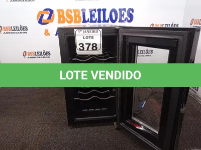 LOTE 378 - 01 ADEGA MARCA CONTINENTAL. (NO ESTADO) ATENÇÃO! FAZER A VISITAÇÃO ANTES DE ARREMATAR, NÃO SABEMOS SE FUNCIONA. LEILÃO NÃO TEM GARANTIA E NEM DEVOLUÇÃO, SUJEITO A POSSÍVEIS AVARIAS VISÍVEIS/OCULTAS E/OU AUSÊNCIA DE COMPONENTES.