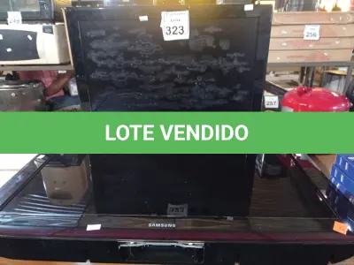 LOTE 323 - 02 TV'S 32” E 40” MARCA SAMSUNG. (NO ESTADO) ATENÇÃO! FAZER A VISITAÇÃO ANTES DE ARREMATAR, NÃO SABEMOS SE FUNCIONA. LEILÃO NÃO TEM GARANTIA E NEM DEVOLUÇÃO, SUJEITO A POSSÍVEIS AVARIAS VISÍVEIS/OCULTAS E/OU AUSÊNCIA DE COMPONENTES.