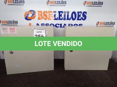 LOTE 255 - 02 QUADROS DE DISTRIBUIÇÃO ELÉTRICA DE FERRO. (NO ESTADO) ATENÇÃO! FAZER A VISITAÇÃO ANTES DE ARREMATAR, NÃO SABEMOS SE FUNCIONA. LEILÃO NÃO TEM GARANTIA E NEM DEVOLUÇÃO, SUJEITO A POSSÍVEIS AVARIAS VISÍVEIS/OCULTAS E/OU AUSÊNCIA DE COMPONENTES.