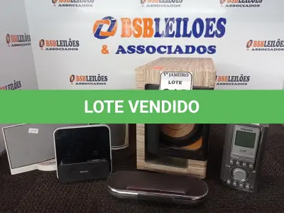 LOTE 316 - 01 CAIXA DE SOM SUBWOOFER MARCA PHILIPS E DIVERSOS APARELHOS DE SOM MARCAS E MODELOS DIVERSOS. (NO ESTADO) ATENÇÃO! FAZER A VISITAÇÃO ANTES DE ARREMATAR, NÃO SABEMOS SE FUNCIONA. LEILÃO NÃO TEM GARANTIA E NEM DEVOLUÇÃO, SUJEITO A POSSÍVEIS AVARIAS VISÍVEIS/OCULTAS E/OU AUSÊNCIA DE COMPONENTES.