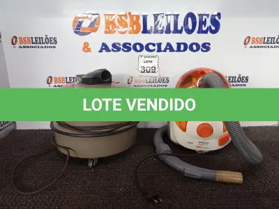 LOTE 309 - 02 ASPIRADORES DE PÓ MARCAS PHILIPS E BLACK E DECKER. (NO ESTADO) ATENÇÃO! FAZER A VISITAÇÃO ANTES DE ARREMATAR, NÃO SABEMOS SE FUNCIONA. LEILÃO NÃO TEM GARANTIA E NEM DEVOLUÇÃO, SUJEITO A POSSÍVEIS AVARIAS VISÍVEIS/OCULTAS E/OU AUSÊNCIA DE COMPONENTES.
