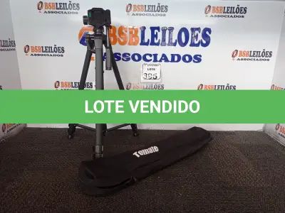 LOTE 395 - 01 TRIPÉ PARA CÂMERA TOMATE MTG-3016. (NO ESTADO) ATENÇÃO! FAZER A VISITAÇÃO ANTES DE ARREMATAR, NÃO SABEMOS SE FUNCIONA. LEILÃO NÃO TEM GARANTIA E NEM DEVOLUÇÃO, SUJEITO A POSSÍVEIS AVARIAS VISÍVEIS/OCULTAS E/OU AUSÊNCIA DE COMPONENTES.