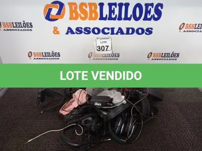 LOTE 307 - 01 LOTE C/VÁRIOS FONES DE OUVIDO MARCAS E MODELOS DIVERSOS. (NO ESTADO) ATENÇÃO! FAZER A VISITAÇÃO ANTES DE ARREMATAR, NÃO SABEMOS SE FUNCIONA. LEILÃO NÃO TEM GARANTIA E NEM DEVOLUÇÃO, SUJEITO A POSSÍVEIS AVARIAS VISÍVEIS/OCULTAS E/OU AUSÊNCIA DE COMPONENTES.