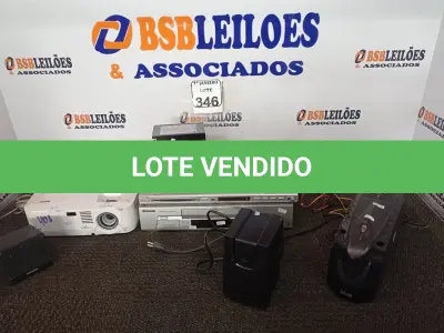 LOTE 346 - 01 VÍDEO CASSETE MARCA PANASONIC, 01 APARELHO DE DVD MARCA PHILIPS, 02 ESTABILIZADORES E 01 PROJETOR MULTIMIDIA. (NO ESTADO) ATENÇÃO! FAZER A VISITAÇÃO ANTES DE ARREMATAR, NÃO SABEMOS SE FUNCIONA. LEILÃO NÃO TEM GARANTIA E NEM DEVOLUÇÃO, SUJEITO A POSSÍVEIS AVARIAS VISÍVEIS/OCULTAS E/OU AUSÊNCIA DE COMPONENTES.