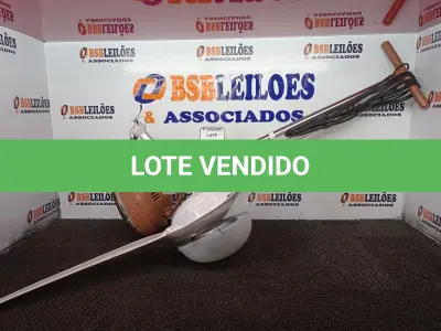 LOTE 352 - 01 ENCERADEIRA E 01 VENTILADOR DE TETO MARCAS E MODELOS DIVERSOS. (NO ESTADO) ATENÇÃO! FAZER A VISITAÇÃO ANTES DE ARREMATAR, NÃO SABEMOS SE FUNCIONA. LEILÃO NÃO TEM GARANTIA E NEM DEVOLUÇÃO, SUJEITO A POSSÍVEIS AVARIAS VISÍVEIS/OCULTAS E/OU AUSÊNCIA DE COMPONENTES.
