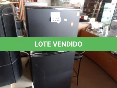 LOTE 392 - 01 GELADEIRA MODELO DC33 MARCA ELECTROLUX 220V. (NO ESTADO) ATENÇÃO! FAZER A VISITAÇÃO ANTES DE ARREMATAR, NÃO SABEMOS SE FUNCIONA. LEILÃO NÃO TEM GARANTIA E NEM DEVOLUÇÃO, SUJEITO A POSSÍVEIS AVARIAS VISÍVEIS/OCULTAS E/OU AUSÊNCIA DE COMPONENTES.