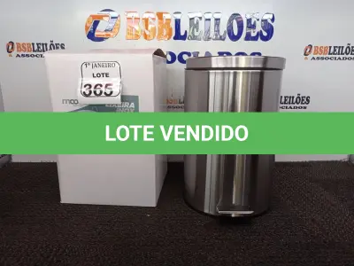 LOTE 365 - 01 LIXEIRA EM INOX 12L C/PEDAL MARCA MOOD. (NO ESTADO) ATENÇÃO! FAZER A VISITAÇÃO ANTES DE ARREMATAR, NÃO SABEMOS SE FUNCIONA. LEILÃO NÃO TEM GARANTIA E NEM DEVOLUÇÃO, SUJEITO A POSSÍVEIS AVARIAS VISÍVEIS/OCULTAS E/OU AUSÊNCIA DE COMPONENTES.