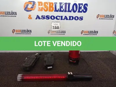 LOTE 188 - 01 ALGEMA DE FERRO, 01 SIRENE DE POLÍCIA, 02 TASERS E SINALIZADORES. (NO ESTADO) ATENÇÃO! FAZER A VISITAÇÃO ANTES DE ARREMATAR, NÃO SABEMOS SE FUNCIONA. LEILÃO NÃO TEM GARANTIA E NEM DEVOLUÇÃO, SUJEITO A POSSÍVEIS AVARIAS VISÍVEIS/OCULTAS E/OU AUSÊNCIA DE COMPONENTES.