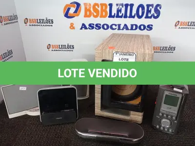 LOTE 316 - 01 CAIXA DE SOM SUBWOOFER MARCA PHILIPS E DIVERSOS APARELHOS DE SOM MARCAS E MODELOS DIVERSOS. (NO ESTADO) ATENÇÃO! FAZER A VISITAÇÃO ANTES DE ARREMATAR, NÃO SABEMOS SE FUNCIONA. LEILÃO NÃO TEM GARANTIA E NEM DEVOLUÇÃO, SUJEITO A POSSÍVEIS AVARIAS VISÍVEIS/OCULTAS E/OU AUSÊNCIA DE COMPONENTES.