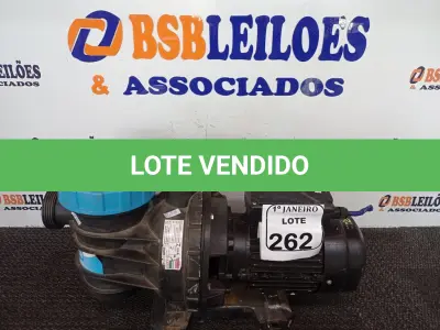 LOTE 262 - 01 MOTOBOMBA CENTRIFUGA MARCA SODRAMAR. (NO ESTADO) ATENÇÃO! FAZER A VISITAÇÃO ANTES DE ARREMATAR, NÃO SABEMOS SE FUNCIONA. LEILÃO NÃO TEM GARANTIA E NEM DEVOLUÇÃO, SUJEITO A POSSÍVEIS AVARIAS VISÍVEIS/OCULTAS E/OU AUSÊNCIA DE COMPONENTES.