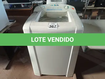 LOTE 367 - 01 MÁQUINA DE LAVAR 10KG 220V MARCA ELECTROLUX. (NO ESTADO) ATENÇÃO! FAZER A VISITAÇÃO ANTES DE ARREMATAR, NÃO SABEMOS SE FUNCIONA. LEILÃO NÃO TEM GARANTIA E NEM DEVOLUÇÃO, SUJEITO A POSSÍVEIS AVARIAS VISÍVEIS/OCULTAS E/OU AUSÊNCIA DE COMPONENTES.