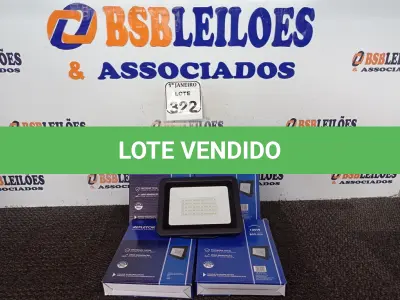 LOTE 322 - 05 REFLETORES DE LED AMBIENTE EXTERNO 100W CADA(NOVO). (NO ESTADO) ATENÇÃO! FAZER A VISITAÇÃO ANTES DE ARREMATAR, NÃO SABEMOS SE FUNCIONA. LEILÃO NÃO TEM GARANTIA E NEM DEVOLUÇÃO, SUJEITO A POSSÍVEIS AVARIAS VISÍVEIS/OCULTAS E/OU AUSÊNCIA DE COMPONENTES.