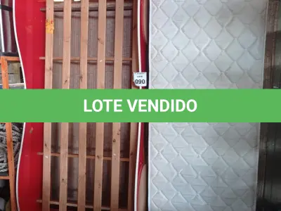 LOTE 090 - 01CAMA INFANTIL/CARRO SEM COLCHÃO. (NO ESTADO) ATENÇÃO! FAZER A VISITAÇÃO ANTES DE ARREMATAR, NÃO SABEMOS SE FUNCIONA. LEILÃO NÃO TEM GARANTIA E NEM DEVOLUÇÃO, SUJEITO A POSSÍVEIS AVARIAS VISÍVEIS/OCULTAS E/OU AUSÊNCIA DE COMPONENTES.