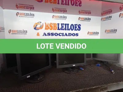 LOTE 344 - 06 MONITORES LCD MARCAS E MODELOS DIVERSOS. (NO ESTADO) ATENÇÃO! FAZER A VISITAÇÃO ANTES DE ARREMATAR, NÃO SABEMOS SE FUNCIONA. LEILÃO NÃO TEM GARANTIA E NEM DEVOLUÇÃO, SUJEITO A POSSÍVEIS AVARIAS VISÍVEIS/OCULTAS E/OU AUSÊNCIA DE COMPONENTES.