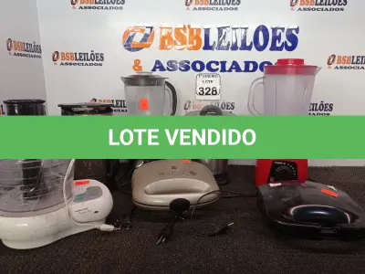 LOTE 328 - 02 SANDUICHEIRAS, 01 LIQUIDIFICADOR, 01 CAFETEIRA, 01 MULTIPROCESSADOR DE FRUTAS EM INOX E UTENSÍLIOS DIVERSOS. (NO ESTADO) ATENÇÃO! FAZER A VISITAÇÃO ANTES DE ARREMATAR, NÃO SABEMOS SE FUNCIONA. LEILÃO NÃO TEM GARANTIA E NEM DEVOLUÇÃO, SUJEITO A POSSÍVEIS AVARIAS VISÍVEIS/OCULTAS E/OU AUSÊNCIA DE COMPONENTES.