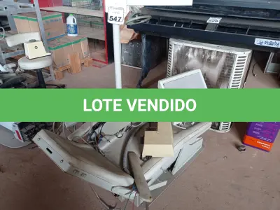 LOTE 547 - 01 CADEIRA DE DENTISTA E EQUIPAMENTOS ODONTOLÓGICOS DIVERSOS. (NO ESTADO) ATENÇÃO! FAZER A VISITAÇÃO ANTES DE ARREMATAR, NÃO SABEMOS SE FUNCIONA. LEILÃO NÃO TEM GARANTIA E NEM DEVOLUÇÃO, SUJEITO A POSSÍVEIS AVARIAS VISÍVEIS/OCULTAS E/OU AUSÊNCIA DE COMPONENTES.