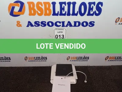 LOTE 013 - 01 USB SUPER DRIVE MARCA APPLE. (NO ESTADO) ATENÇÃO! FAZER A VISITAÇÃO ANTES DE ARREMATAR, NÃO SABEMOS SE FUNCIONA. LEILÃO NÃO TEM GARANTIA E NEM DEVOLUÇÃO, SUJEITO A POSSÍVEIS AVARIAS VISÍVEIS/OCULTAS E/OU AUSÊNCIA DE COMPONENTES.