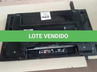 LOTE 423 - 01 MONITOR P/CÂMERA DE SEGURANÇA MARCA SAMSUNG. (NO ESTADO) ATENÇÃO! FAZER A VISITAÇÃO ANTES DE ARREMATAR, NÃO SABEMOS SE FUNCIONA. LEILÃO NÃO TEM GARANTIA E NEM DEVOLUÇÃO, SUJEITO A POSSÍVEIS AVARIAS VISÍVEIS/OCULTAS E/OU AUSÊNCIA DE COMPONENTES.