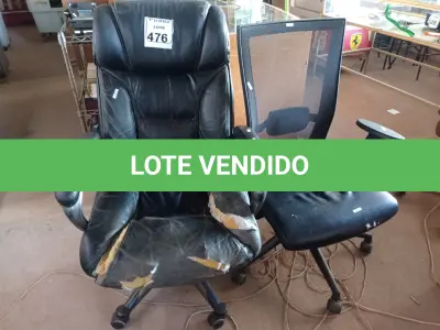 LOTE 476 - 02 CADEIRAS P/ESCRITÓRIO NA COR PRETA C/AVARIAS. (NO ESTADO) ATENÇÃO! FAZER A VISITAÇÃO ANTES DE ARREMATAR, NÃO SABEMOS SE FUNCIONA. LEILÃO NÃO TEM GARANTIA E NEM DEVOLUÇÃO, SUJEITO A POSSÍVEIS AVARIAS VISÍVEIS/OCULTAS E/OU AUSÊNCIA DE COMPONENTES.