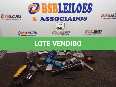 LOTE 043 - 07 CÂMERAS DIGITAIS E 04 CÂMERAS ANALÓGICA MARCAS E MODELOS DIVERSOS. (NO ESTADO) ATENÇÃO! FAZER A VISITAÇÃO ANTES DE ARREMATAR, NÃO SABEMOS SE FUNCIONA. LEILÃO NÃO TEM GARANTIA E NEM DEVOLUÇÃO, SUJEITO A POSSÍVEIS AVARIAS VISÍVEIS/OCULTAS E/OU AUSÊNCIA DE COMPONENTES.