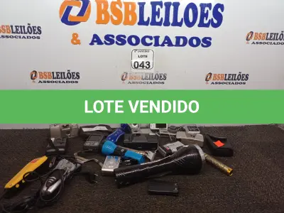 LOTE 043 - 07 CÂMERAS DIGITAIS E 04 CÂMERAS ANALÓGICA MARCAS E MODELOS DIVERSOS. (NO ESTADO) ATENÇÃO! FAZER A VISITAÇÃO ANTES DE ARREMATAR, NÃO SABEMOS SE FUNCIONA. LEILÃO NÃO TEM GARANTIA E NEM DEVOLUÇÃO, SUJEITO A POSSÍVEIS AVARIAS VISÍVEIS/OCULTAS E/OU AUSÊNCIA DE COMPONENTES.