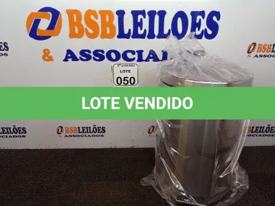 LOTE 050 - 01 LIXEIRA EM INOX COM PEDAL CAPACIDADE 12 L. (NOVA). (NO ESTADO) ATENÇÃO! FAZER A VISITAÇÃO ANTES DE ARREMATAR, NÃO SABEMOS SE FUNCIONA. LEILÃO NÃO TEM GARANTIA E NEM DEVOLUÇÃO, SUJEITO A POSSÍVEIS AVARIAS VISÍVEIS/OCULTAS E/OU AUSÊNCIA DE COMPONENTES.