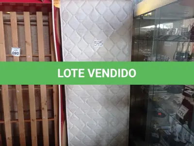 LOTE 545 - 01 CAMA BOX DE CASAL C/COLCHÃO. (NO ESTADO) ATENÇÃO! FAZER A VISITAÇÃO ANTES DE ARREMATAR, NÃO SABEMOS SE FUNCIONA. LEILÃO NÃO TEM GARANTIA E NEM DEVOLUÇÃO, SUJEITO A POSSÍVEIS AVARIAS VISÍVEIS/OCULTAS E/OU AUSÊNCIA DE COMPONENTES.