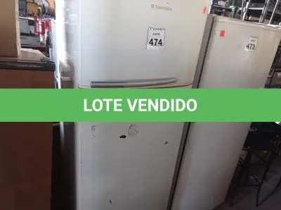 LOTE 474 - 01 GELADEIRA 220V MARCA ELECTROLUX. (NO ESTADO) ATENÇÃO! FAZER A VISITAÇÃO ANTES DE ARREMATAR, NÃO SABEMOS SE FUNCIONA. LEILÃO NÃO TEM GARANTIA E NEM DEVOLUÇÃO, SUJEITO A POSSÍVEIS AVARIAS VISÍVEIS/OCULTAS E/OU AUSÊNCIA DE COMPONENTES.