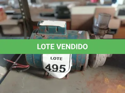 LOTE 495 - 01 BOMBA DE ÁGUA MARCA KOHLBACH. (NO ESTADO) ATENÇÃO! FAZER A VISITAÇÃO ANTES DE ARREMATAR, NÃO SABEMOS SE FUNCIONA. LEILÃO NÃO TEM GARANTIA E NEM DEVOLUÇÃO, SUJEITO A POSSÍVEIS AVARIAS VISÍVEIS/OCULTAS E/OU AUSÊNCIA DE COMPONENTES.