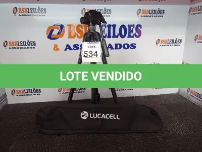 LOTE 534 - 01 TRIPÉ PARA CÂMERA TOMATE MTG-3016. (NO ESTADO) ATENÇÃO! FAZER A VISITAÇÃO ANTES DE ARREMATAR, NÃO SABEMOS SE FUNCIONA. LEILÃO NÃO TEM GARANTIA E NEM DEVOLUÇÃO, SUJEITO A POSSÍVEIS AVARIAS VISÍVEIS/OCULTAS E/OU AUSÊNCIA DE COMPONENTES.