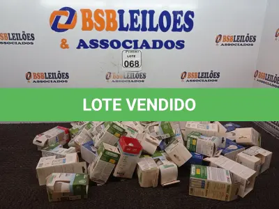 LOTE 068 - 01 CAIXA C/APROXIMADAMENTE 30 LÂMPADAS MODELOS DIVERSOS. (NOVO). (NO ESTADO) ATENÇÃO! FAZER A VISITAÇÃO ANTES DE ARREMATAR, NÃO SABEMOS SE FUNCIONA. LEILÃO NÃO TEM GARANTIA E NEM DEVOLUÇÃO, SUJEITO A POSSÍVEIS AVARIAS VISÍVEIS/OCULTAS E/OU AUSÊNCIA DE COMPONENTES.