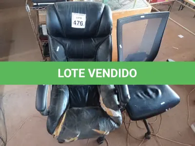 LOTE 476 - 02 CADEIRAS P/ESCRITÓRIO NA COR PRETA C/AVARIAS. (NO ESTADO) ATENÇÃO! FAZER A VISITAÇÃO ANTES DE ARREMATAR, NÃO SABEMOS SE FUNCIONA. LEILÃO NÃO TEM GARANTIA E NEM DEVOLUÇÃO, SUJEITO A POSSÍVEIS AVARIAS VISÍVEIS/OCULTAS E/OU AUSÊNCIA DE COMPONENTES.