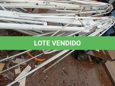 LOTE 557 - 01 OMBRELONE EM ALUMÍNIO S/LONA E C/BASE DE FERRO. (NO ESTADO) ATENÇÃO! FAZER A VISITAÇÃO ANTES DE ARREMATAR, NÃO SABEMOS SE FUNCIONA. LEILÃO NÃO TEM GARANTIA E NEM DEVOLUÇÃO, SUJEITO A POSSÍVEIS AVARIAS VISÍVEIS/OCULTAS E/OU AUSÊNCIA DE COMPONENTES.